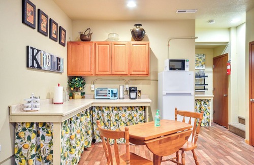 Hazel Dell Apartment | Inviting Studio w/Patio, 15 Mi to Portland!