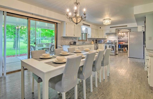 Bassett House | Inviting Twin Lakes Home w/ Indoor + Outdoor Bars!