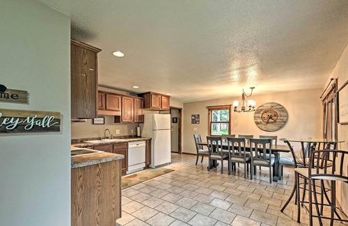 Wild Rose Cottage | Inviting Wild Rose Escape w/ Kayaks + Canoe!