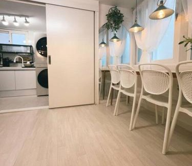 Seochon Apartment | Inwangsan Stay