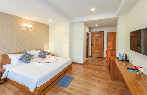 Hlaing Hotel | Inya View Hotel