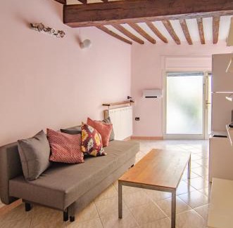 Oltretorrente Apartment | Inzani 8