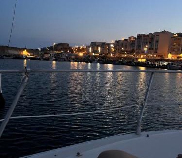 Sete Boat Rental | IPANEMA - JOLI BATEAU à QUAI