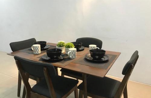 Taman Tasek Manikavasagam House | Ipoh Homestay Cozy and Comfortable 4R3B 13pax Indoor Car Parking SY12