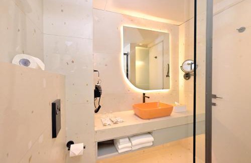 HITEC City Hotel | Ira by Orchid Hyderabad