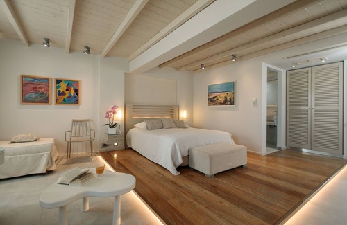 Agia Anna Hotel | Iria Beach art hotel
