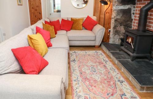 Pendeen House | Iris Cottage