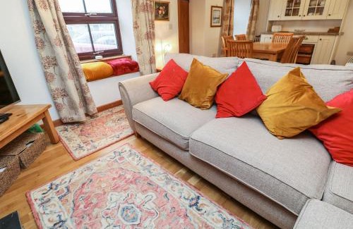 Pendeen House | Iris Cottage