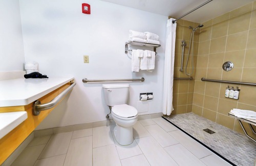 Teaticket Hotel | Iris Hotel Cape Cod