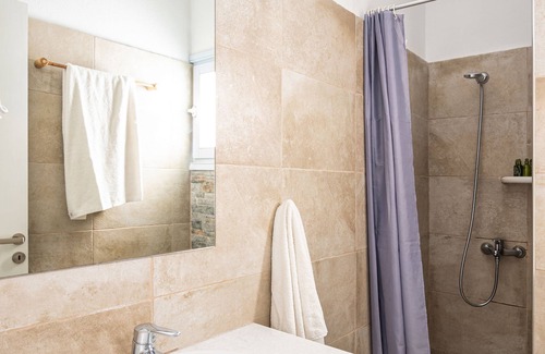 Naousa Hotel | Iris Hotel