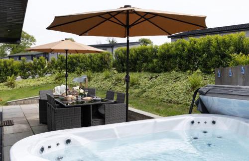 Lifton House | Iris Lodge, 18 Roadford Lake Lodges
