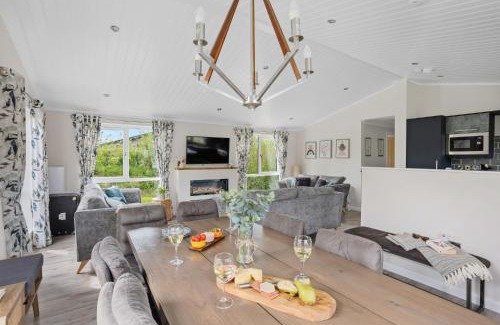 Lifton House | Iris Lodge, 18 Roadford Lake Lodges