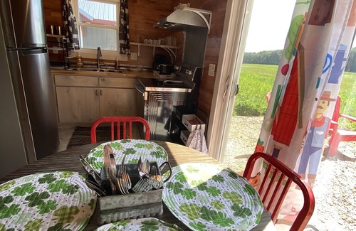 New London RV Rental | Irish Acres Farm GLAMPGroundnDeluxe & Rustic GlampingnHosting n1-22 persons
