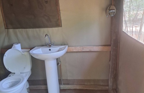 Victoria Falls Bed & Breakfast | iroCK Lodge