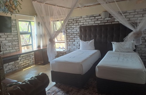 Victoria Falls Bed & Breakfast | iroCK Lodge