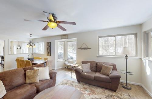 Lake Harmony Estates House | Iron Hill