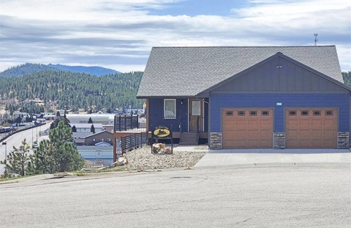 Hill City House | Iron Horse Lookout Beautiful Home with Downtown View