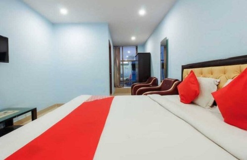 Jubilee Hills Hotel | iROOMZ Hotel Diamond Park