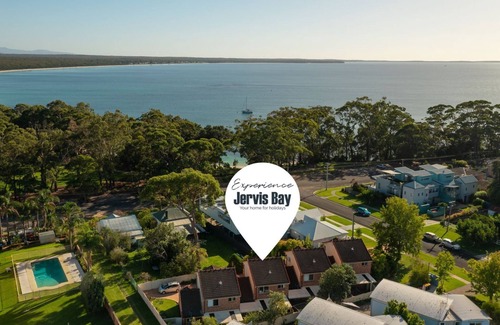 Huskisson House | Irrilassa by the Beach by Experience Jervis Bay