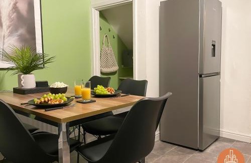 Widnes Apartment | Irwell Stays - Afton House
