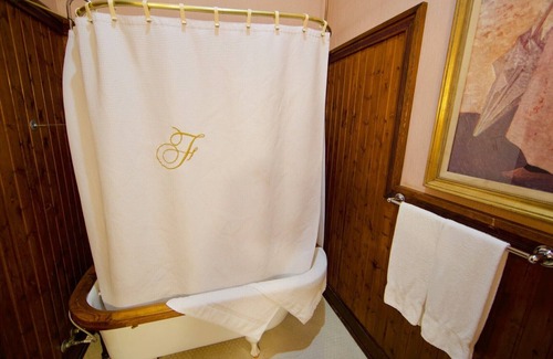 Hanford Hotel | Irwin Street Inn
