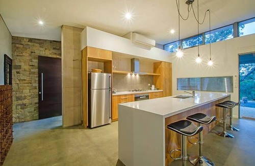 Yallingup House | Isabella, Injidup beach, Caves Road, Yallingup