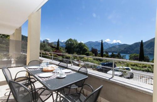Azzano House | IsaBellaVista - Mezzegra, Tremezzina by LoveComo