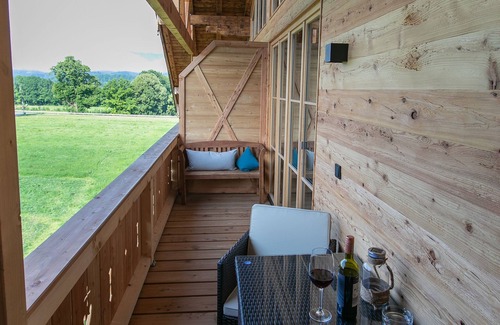 Gaißach Ski Chalet | Isarursprung chalet-style apartment *detached double bathtub with mountain view*