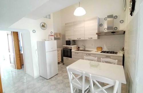 Ischia Porto Apartment | Ischia Ponte Romantic Apartment in the Historical Center and Near the sea