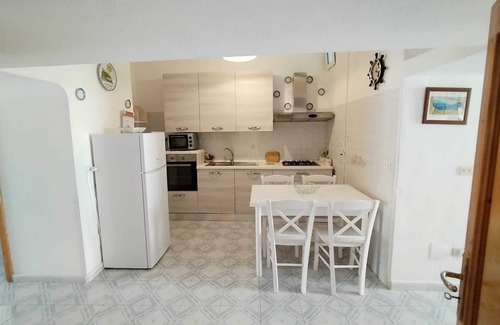 Ischia Porto Apartment | Ischia Ponte Romantic Apartment in the Historical Center and Near the sea