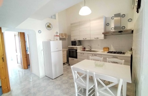 Ischia Porto Apartment | Ischia Ponte Romantic Apartment in the Historical Center and Near the sea