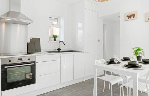 Alfreton House | Isimi Luxurious House 4-bed in Alfreton Derby