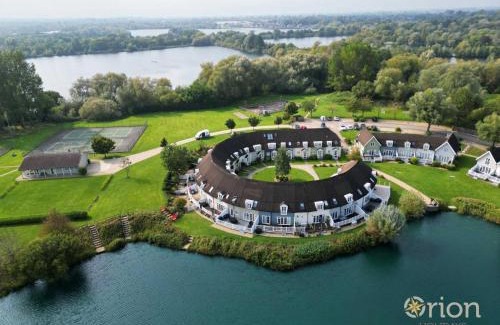 South Cerney House | Isis Lakes 07, Carpe Diem