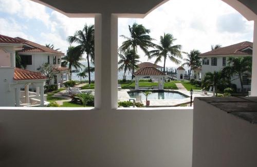 San Pedro Hotel | Isla Bonita Yacht Club
