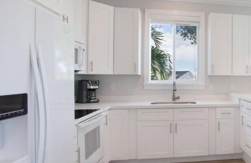Islamorada Villa | Isla Lychee: Boutique Resort, FREE Boat Dockage Sep-Oct Only!