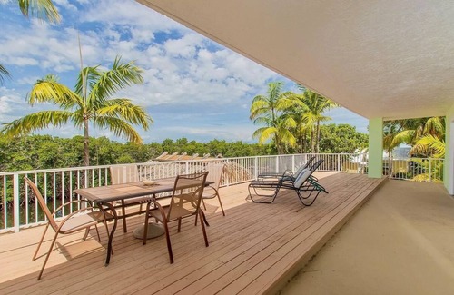 Islamorada House | Islamorada Boaters Paradise with 70' Dock and private beach access.