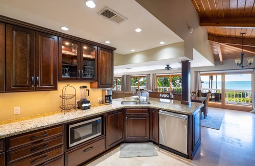 Toll Gate Shores House | "Islamorada Waterside Getaway: Prime Fishing, Sunset Views, Beachside Bliss!"