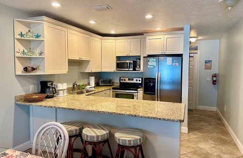 Ilexhurst Condo | Island Beach Club 21 - Anna Maria Island - Condo 2 Bedroom/2 Bath gulf.