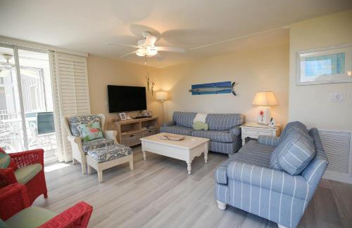 Sanibel House | Island Beach Club #330E