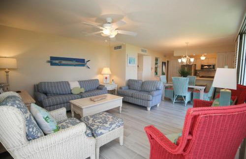 Sanibel House | Island Beach Club #330E