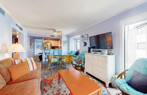 Atlantic Beach Apartment | Island Beach & Racquet Club H211