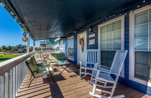 Pirates Beach House | Island Breeze