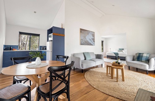 Yelverton Ski Chalet | Island Brook Estate Vineyard and Chalets