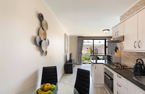Century City Apartment | Island Club LA302 by CTHA