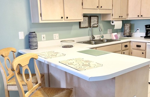Navarre Condo | Island Dream 1 Bedroom Condo by RedAwning
