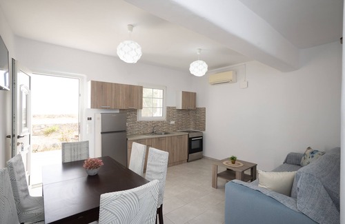 Plintri Apartment | Island Dreaming Opal 2 Bd w shared pool