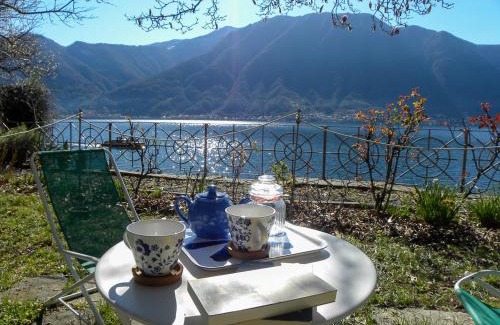Tremezzina House | Island Garden - Ossuccio, Tremezzina by LoveComo