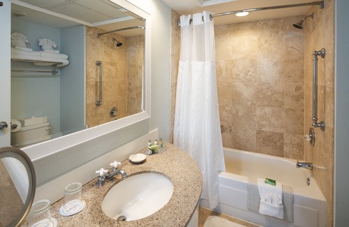 St. Pete Beach Resort | Island Grand at TradeWinds