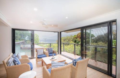 Point Lookout House | Island Hideaway + 1 min to Cylinder Beach + Sleeps 10