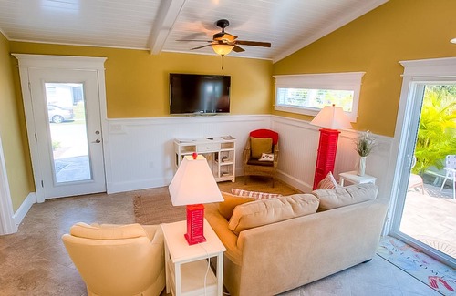 Holmes Beach Condo | Island Hideaway by AMI Locals